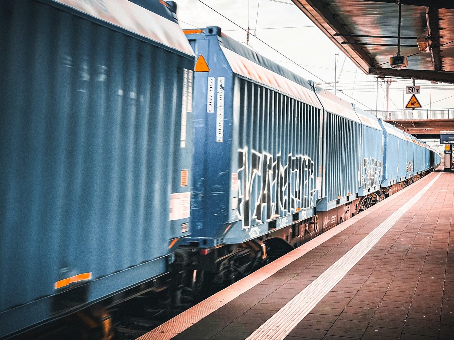 Railway transport hub